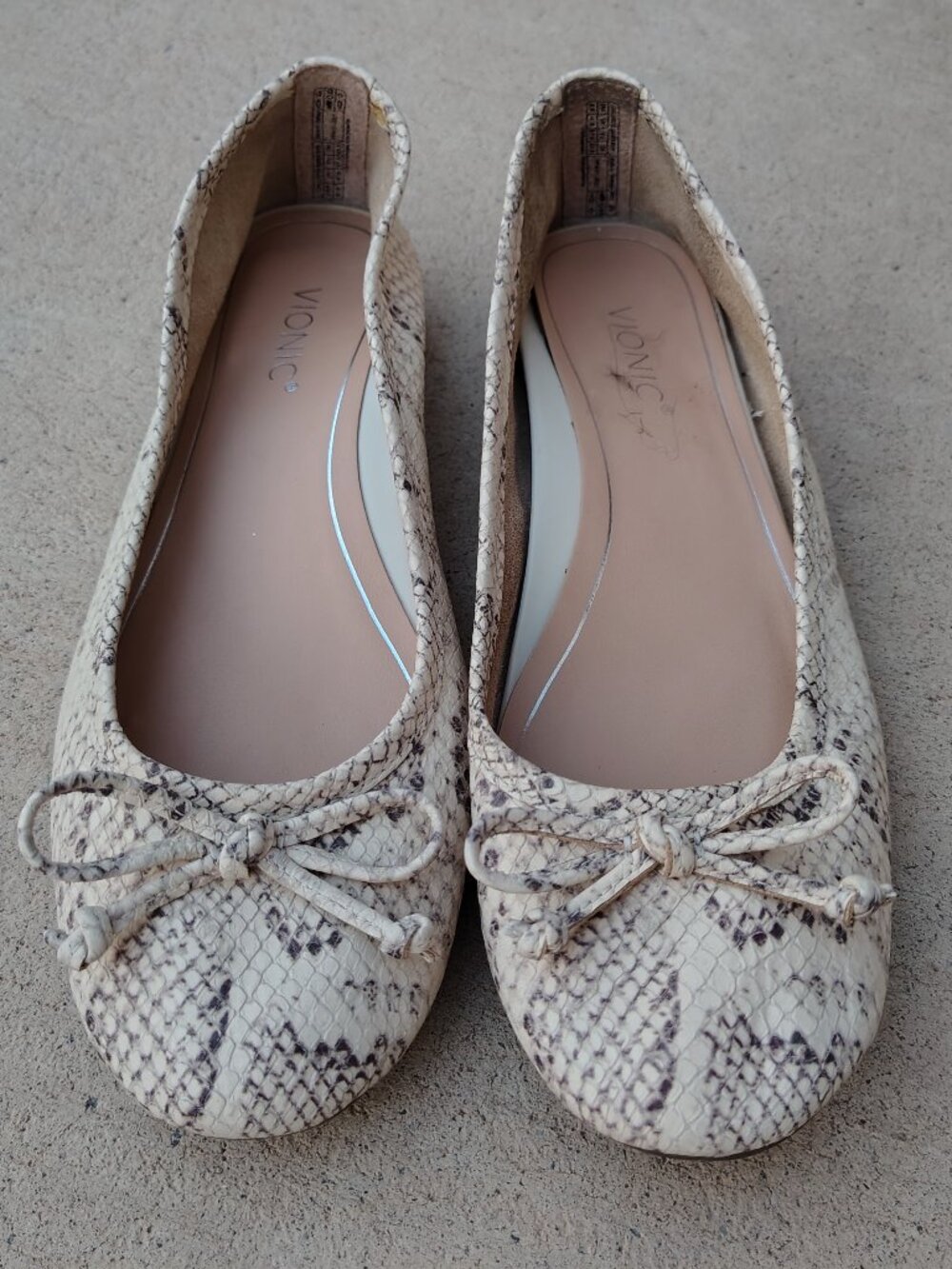 Vionic Callisto EMBS SNK Ballet Flats 6.5 US Snake Skin Pattern Cream Ivory VGUC